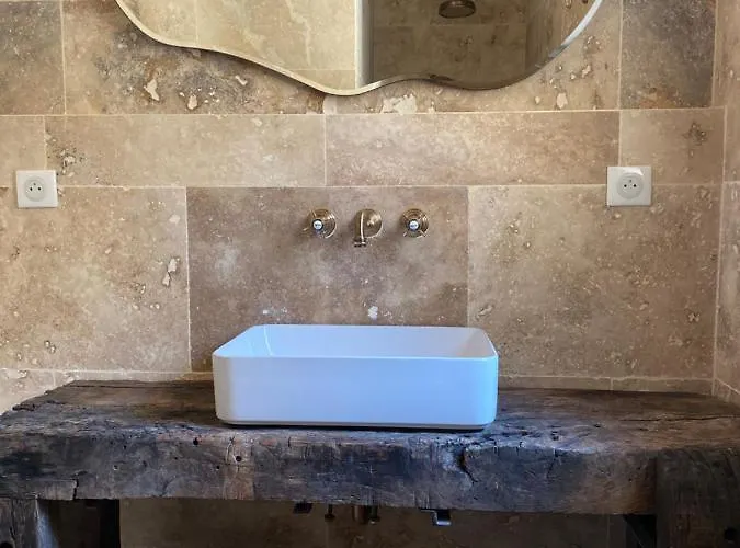 וילה De Charme Avec Piscine סוטה